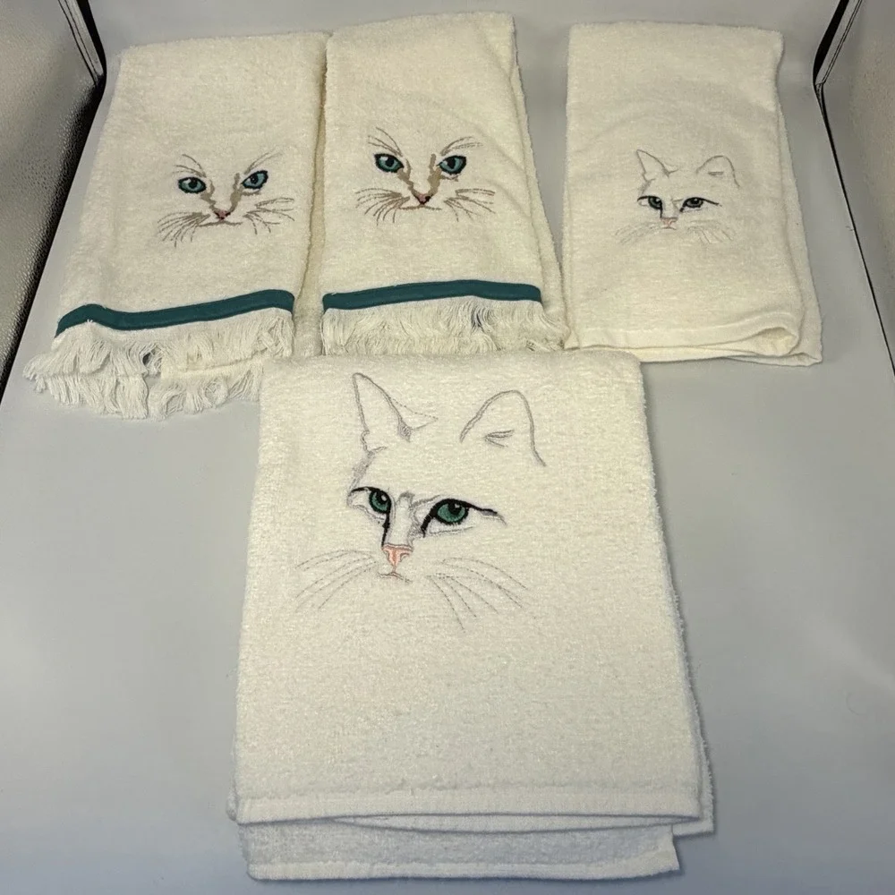 White Kitty Cat Towel/Hand Towel/R A Briggs‎ Set 4 pieces Bath Embroidered